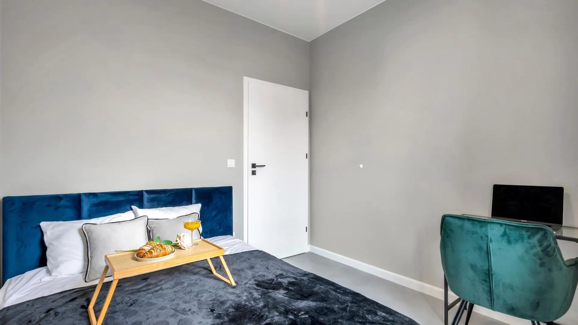 Warsaw Prestige Suites - Two-Level Loft, 72M2, 1000Mbs Internet, Parking, Gym - By Rentujemy شقة