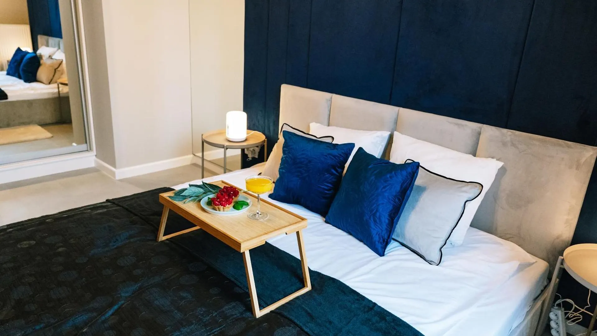 Warsaw Prestige Suites - Two-Level Loft, 72M2, 1000Mbs Internet, Parking, Gym - By Rentujemy